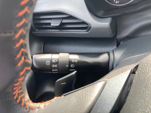 Used 2024 Subaru Crosstrek 2.5i Limited AWD/4WD image 11