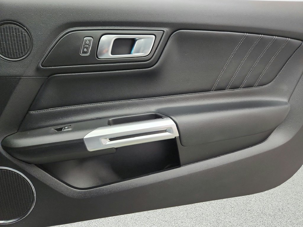 Used 2018 Ford Mustang Premium RWD image 28