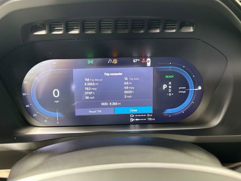 Certified 2025 Volvo XC90 T8 Plus w/ Protection Package Premier image 11