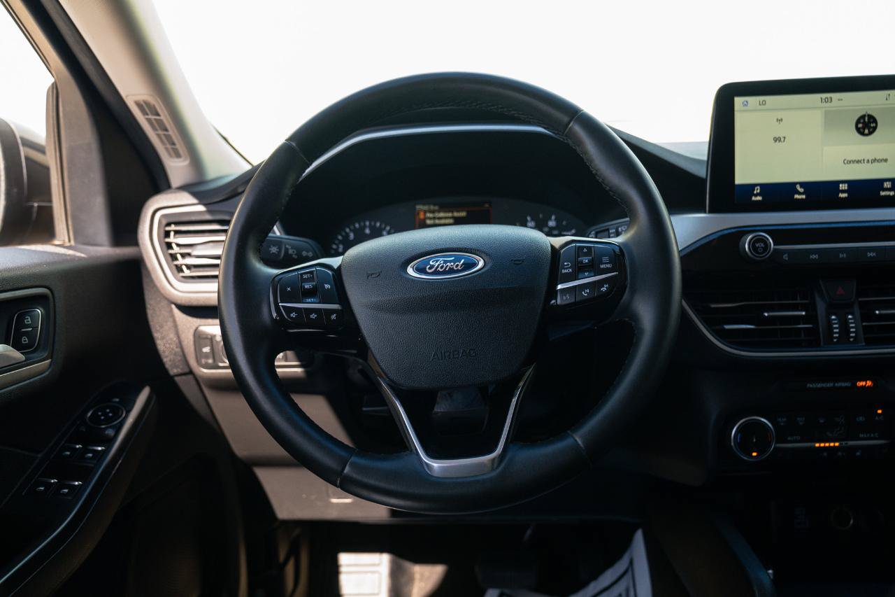 Used 2022 Ford Escape SEL AWD/4WD image 32