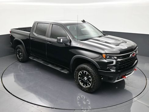 Used 2024 Chevrolet Silverado 1500 ZR2 w/ Technology Package image 18