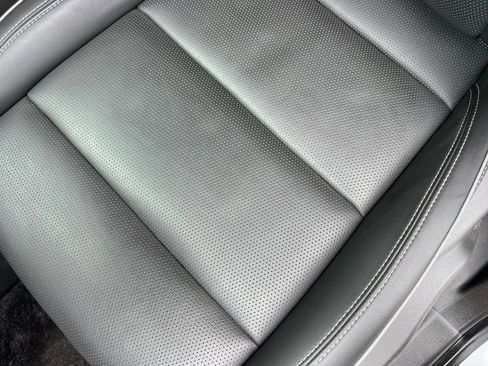 Used 2024 Buick Envision Avenir AWD/4WD image 12