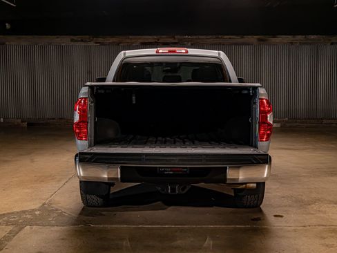 Used 2019 Toyota Tundra SR5 w/ SR5 Upgrade Package AWD/4WD image 8