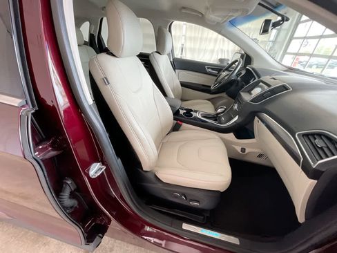 Used 2017 Ford Edge Titanium w/ Technology Package AWD/4WD image 24