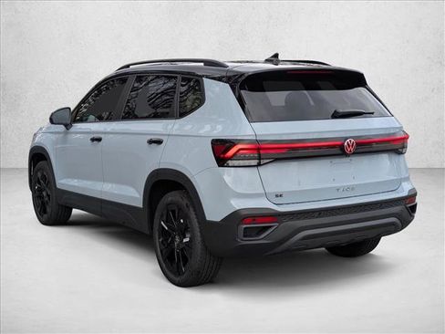 New 2026 Volkswagen Taos SE FWD image 7