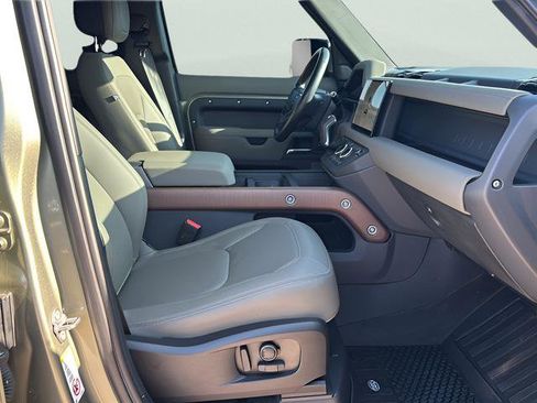 Used 2023 Land Rover Defender 110 X image 12