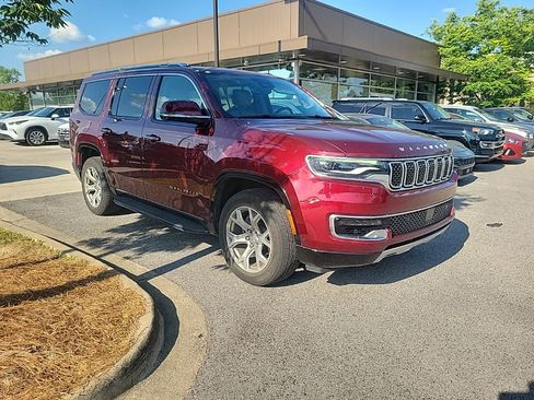 Used 2022 Jeep Wagoneer Series II image 2