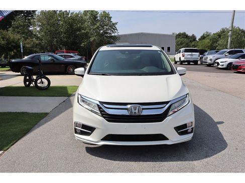 Used 2018 Honda Odyssey Elite image 8