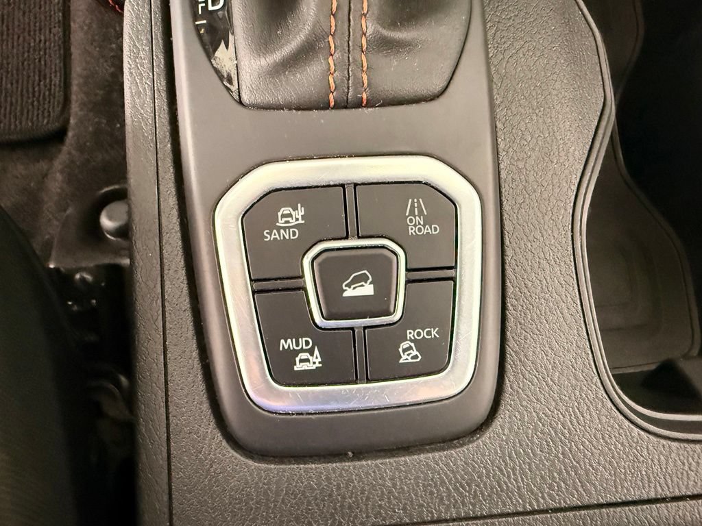 Used 2026 Nissan Frontier PRO-4X AWD/4WD image 24