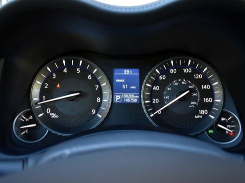 Used 2017 INFINITI Q70 L 3.7 w/ Deluxe Touring Package image 17