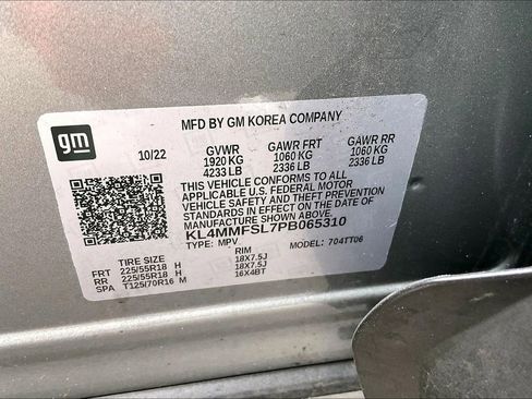 Used 2023 Buick Encore GX Essence w/ Experience Buick Package image 3