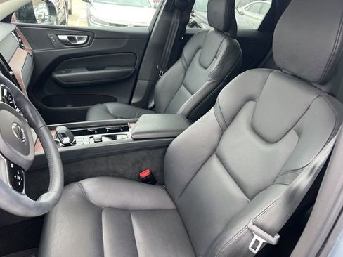 Used 2023 Volvo XC60 B5 Plus w/ Climate Package image 7