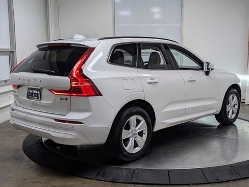 Used 2022 Volvo XC60 B5 Momentum AWD/4WD image 9