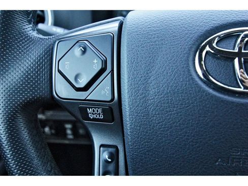 Used 2019 Toyota Tacoma TRD Sport image 18