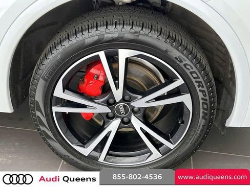 Used 2025 Audi Q5 2.0T Premium Plus w/ Premium Plus Package AWD/4WD image 8