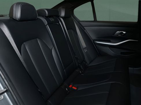 Used 2023 BMW 330e xDrive w/ Premium Package image 15