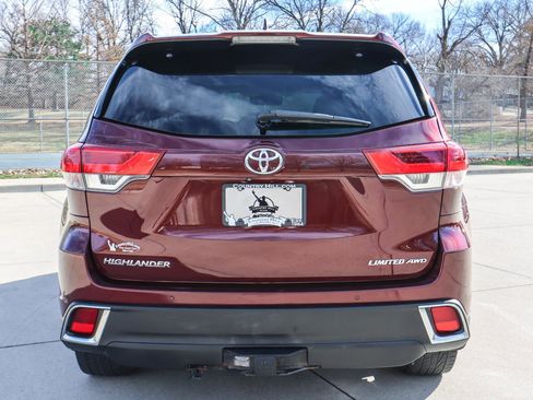 Used 2017 Toyota Highlander Limited image 21