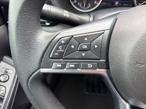 Used 2024 Nissan Sentra SV FWD image 23