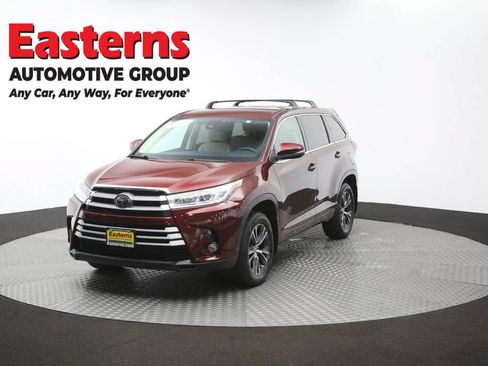 Used 2018 Toyota Highlander Plus AWD/4WD image 54