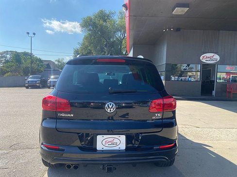 Used 2017 Volkswagen Tiguan Sport image 5
