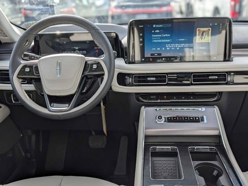 New 2026 Lincoln Aviator AWD image 5