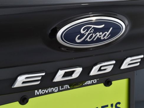 Used 2024 Ford Edge SEL w/ Convenience Package image 23