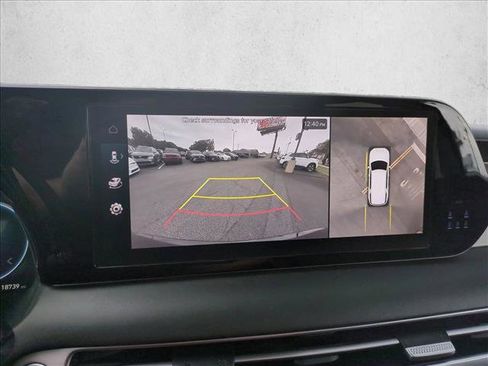 Used 2025 Hyundai Palisade SEL FWD image 14