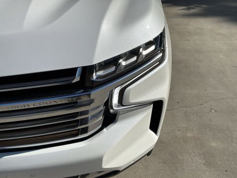 Used 2023 Chevrolet Suburban High Country w/ Advanced Technology Package image 6