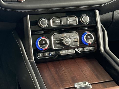 Used 2024 GMC Yukon Denali Ultimate image 24