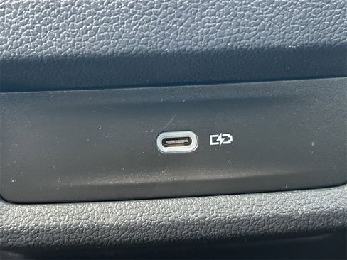 Used 2022 Volkswagen Taos SEL image 20