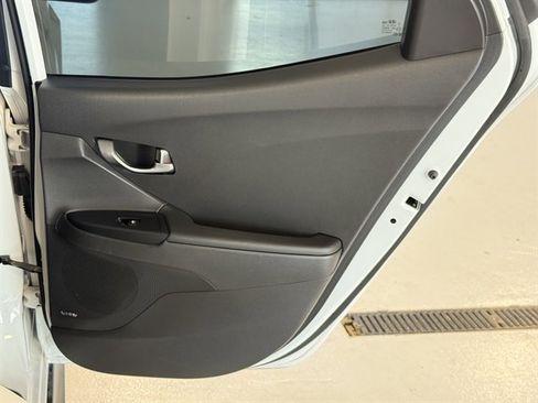 Used 2021 Hyundai Veloster Turbo image 16