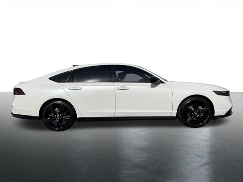 Used 2024 Honda Accord Sport image 9