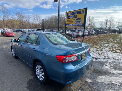 Used 2013 Toyota Corolla LE Special Edition image 3