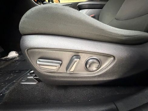 Used 2020 Toyota RAV4 XLE image 25