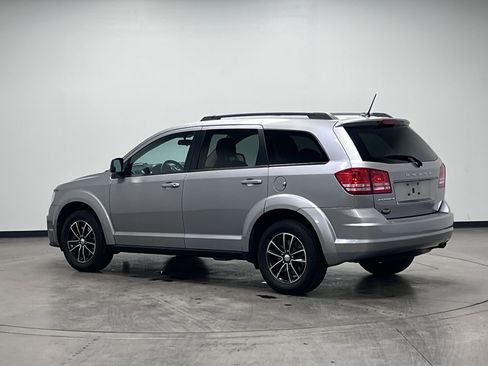 Used 2017 Dodge Journey SE w/ Flexible Seating Group image 6