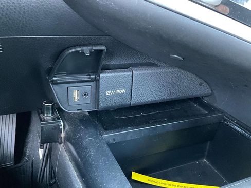 Used 2019 Toyota Camry XSE FWD image 15