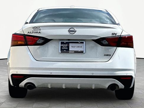 Used 2023 Nissan Altima 2.5 SV w/ SV Premium Package AWD/4WD image 5