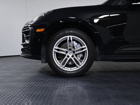 Used 2024 Porsche Macan AWD/4WD image 29