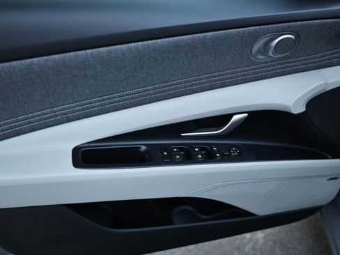 New 2026 Hyundai Elantra Limited image 7