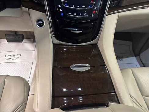 Used 2016 Cadillac Escalade Luxury image 17