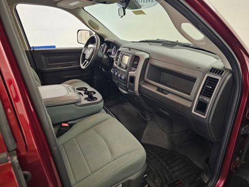 Used 2017 RAM 2500 Tradesman w/ Chrome Appearance Group image 32