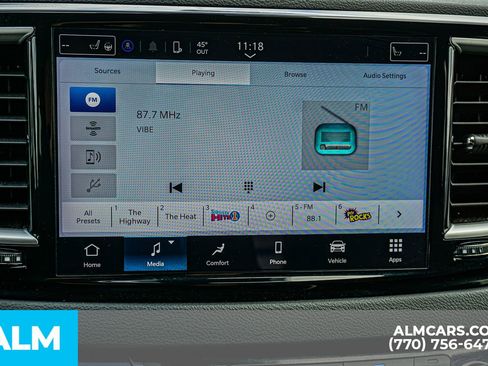 Used 2024 Chrysler Pacifica Touring-L FWD image 43