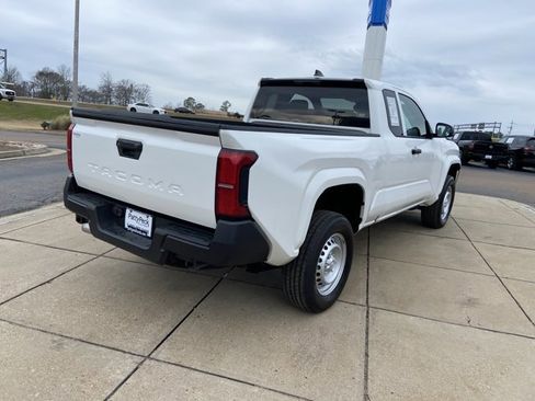 Used 2024 Toyota Tacoma SR image 10