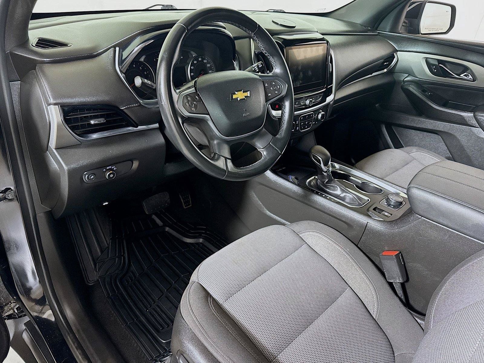 Used 2023 Chevrolet Traverse LT AWD/4WD image 7