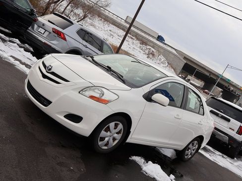 Used 2008 Toyota Yaris Sedan image 3
