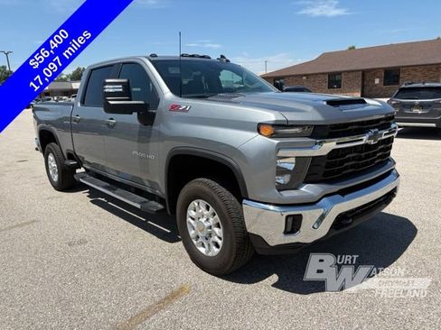Used 2025 Chevrolet Silverado 2500 LT AWD/4WD image 10