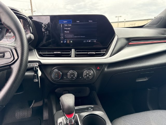 Used 2026 Chevrolet Trax RS FWD image 18