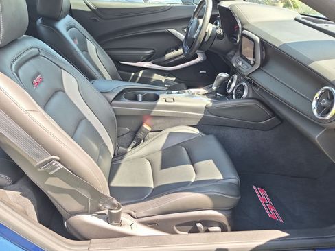 Used 2019 Chevrolet Camaro SS RWD image 32