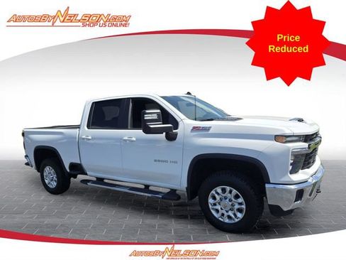 Used 2025 Chevrolet Silverado 2500 LT AWD/4WD image 1