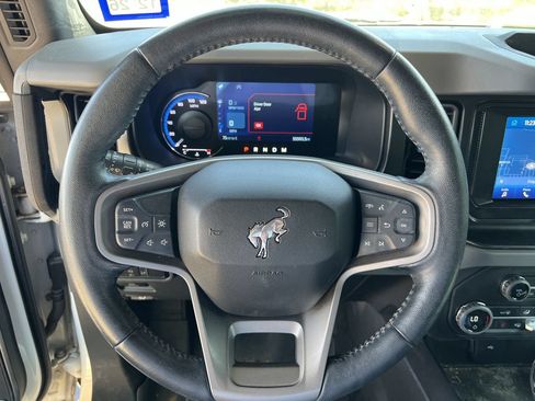 Used 2021 Ford Bronco Black Diamond AWD/4WD image 6